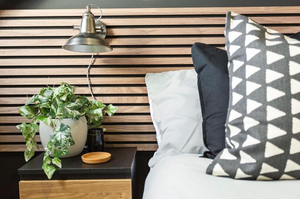 Апартаменты ✰Onpoint -Modern & Fresh Studio Apt Close To Centre - Convenient!✰ Бистон Экстерьер фото
