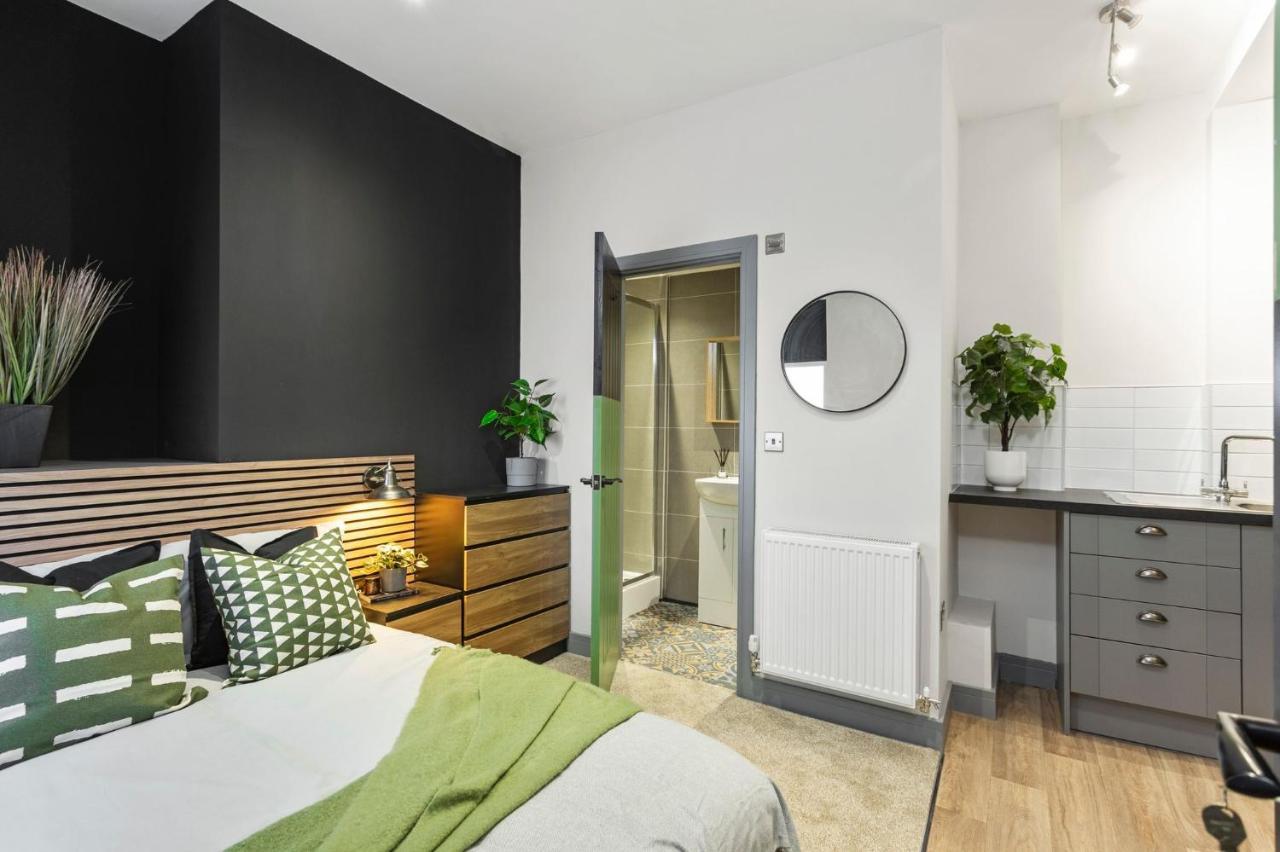 Апартаменты ✰Onpoint -Modern & Fresh Studio Apt Close To Centre - Convenient!✰ Бистон Экстерьер фото